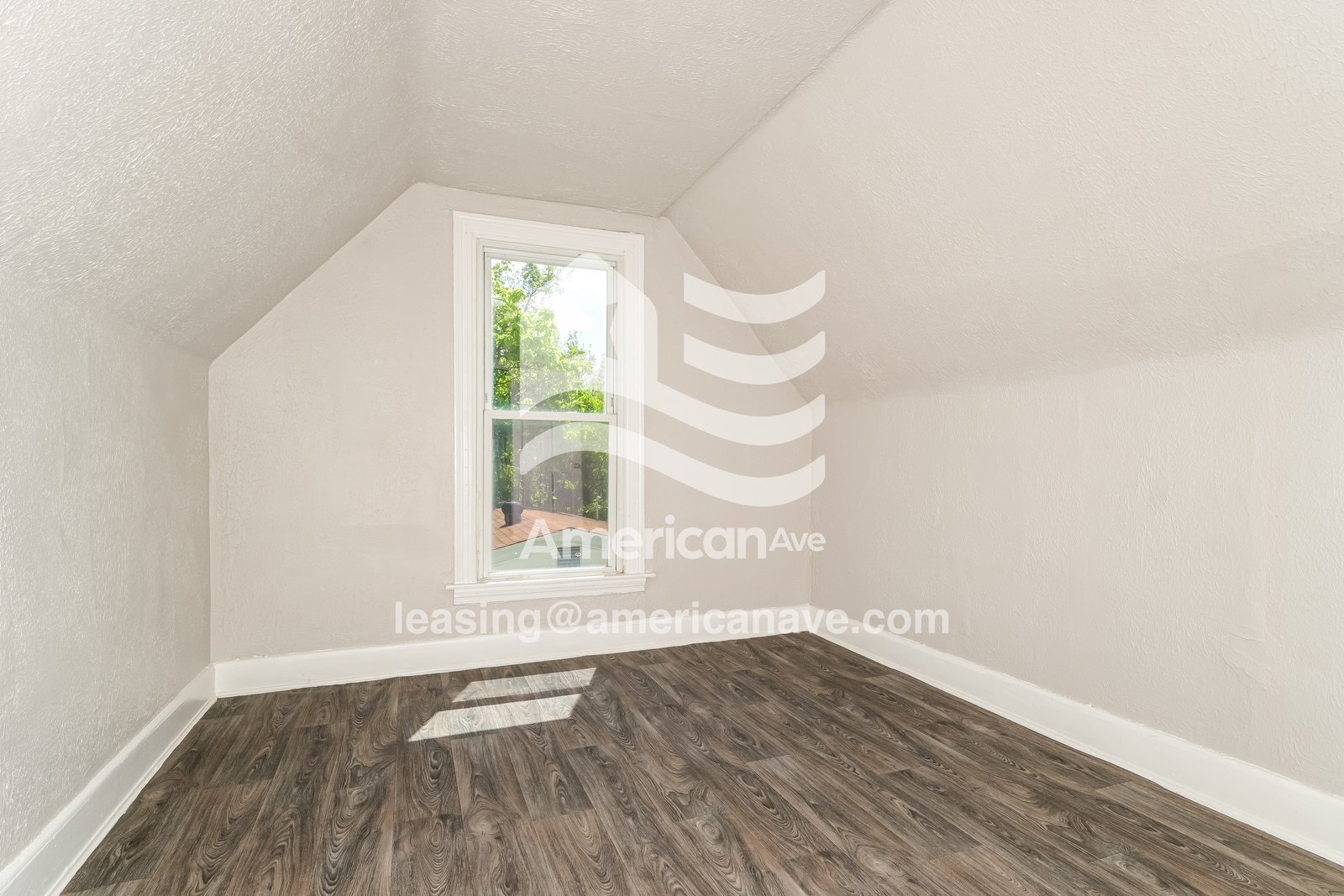 Building Photo - 8912 Huiskamp Ave