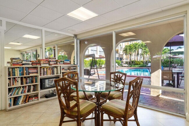 Building Photo - 950 Ponce De Leon Rd