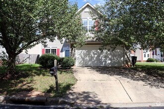 Building Photo - Gorgeous two story 4 bedroom, 2 1/2 bathro...