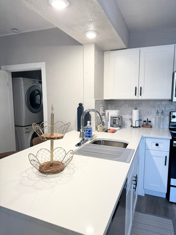 Building Photo - 2743 34th Ave N