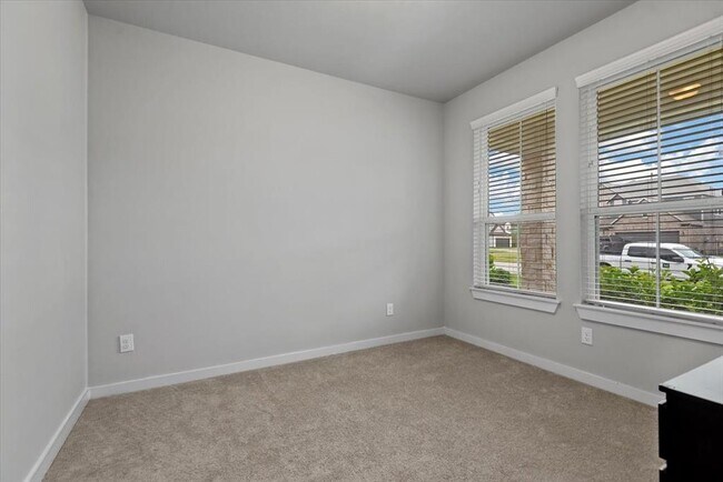 Building Photo - 15815 Eastern Meadowlark Wy