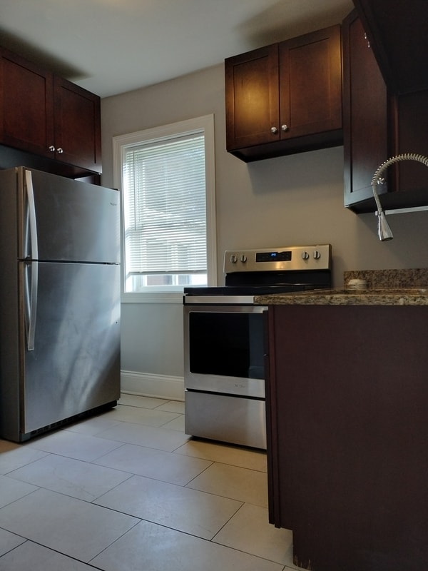 Building Photo - 7408 S Eberhart Ave