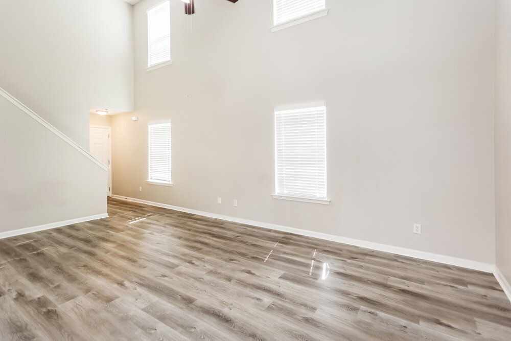 Building Photo - 205 Silver Ridge Dr