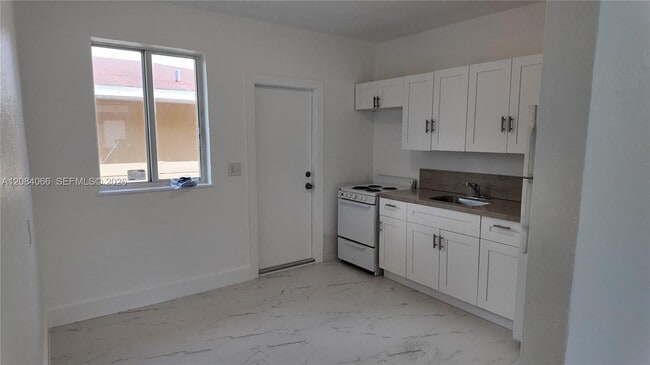 Building Photo - 3737 NW 20th Ave