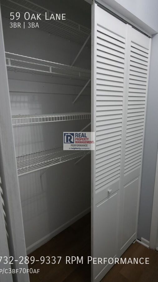 Building Photo - 59 Oak Ln