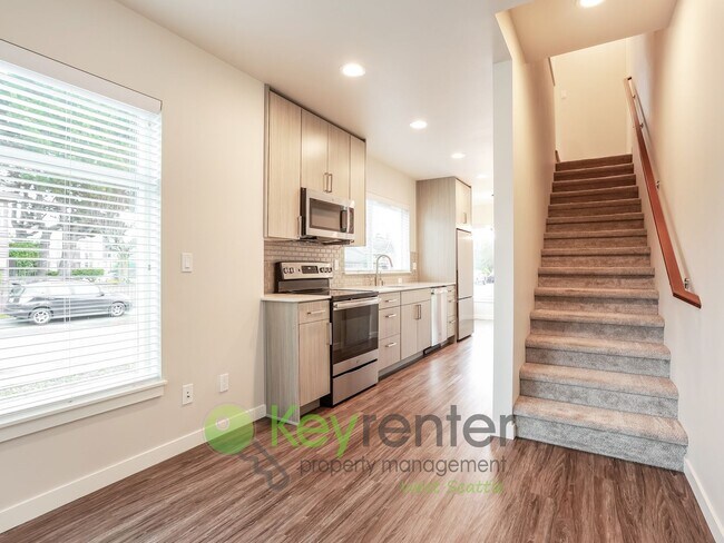 Building Photo - Bright, Modern Townhome Steps from Ballard Dining and Cafes