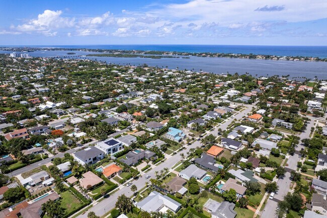 Building Photo - 360 Palmetto St