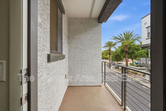Building Photo - 2090 S Dorsey Ln