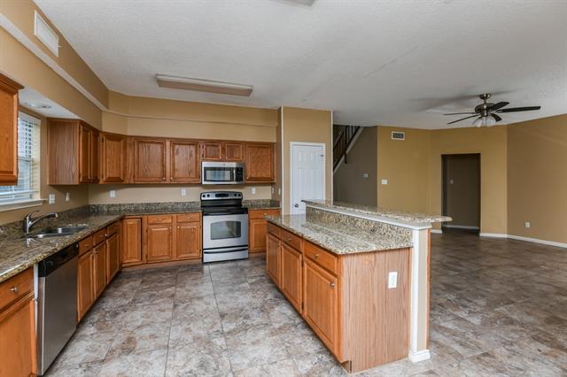 Building Photo - 2208 Havenwood Dr