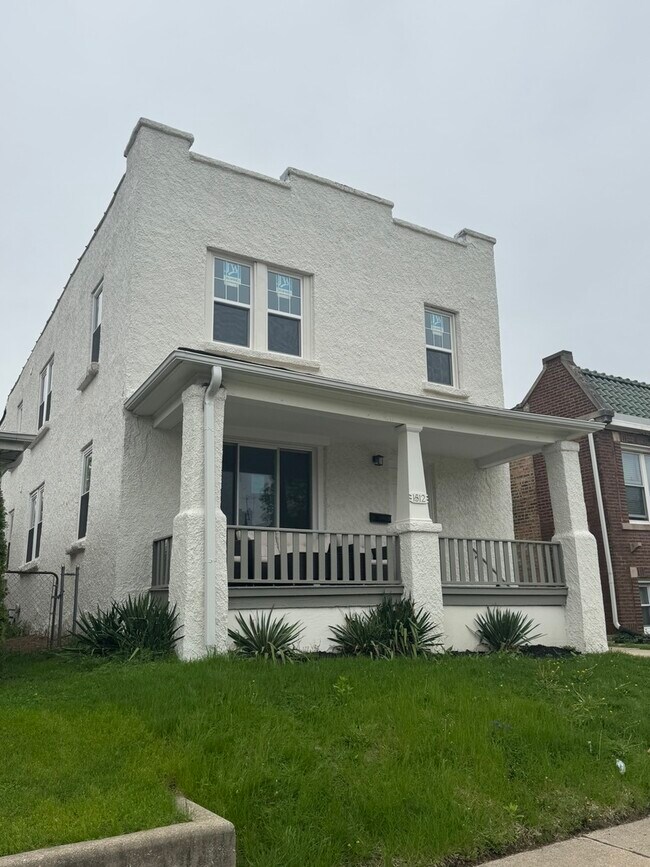 Building Photo - 1512 Lombard Ave