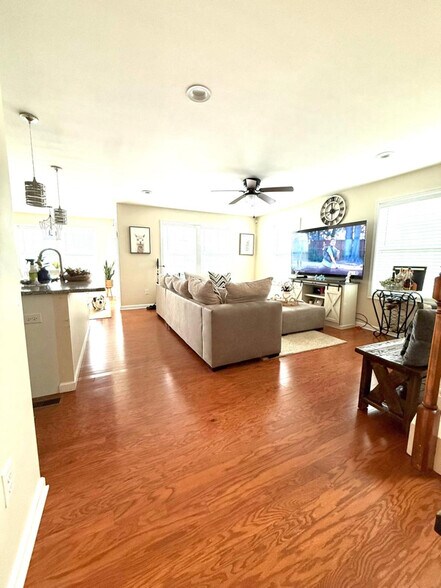 Building Photo - 3913 Lighthouse Ln