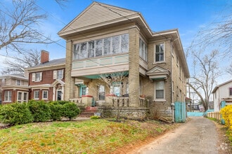 Building Photo - 1056-1058 Fontaine Rd