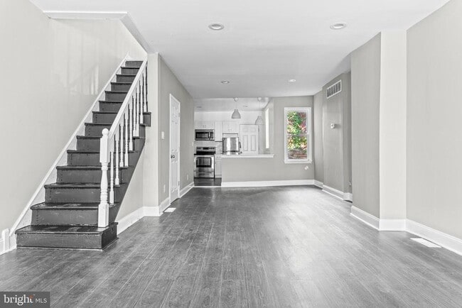 Building Photo - 5427 Ridgewood St