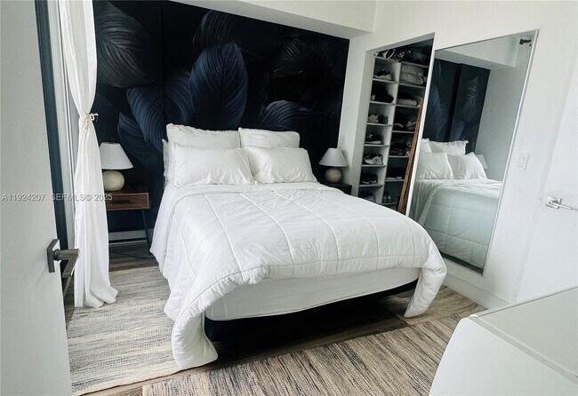 Building Photo - 121 NE 34th St