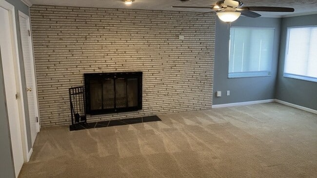 Building Photo - 4783 Loxley Dr