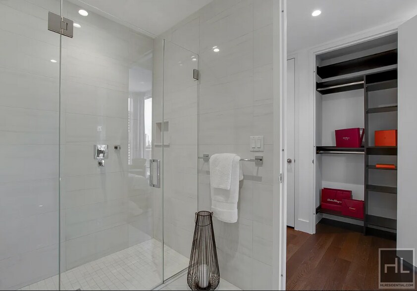 Building Photo - East 44th Street