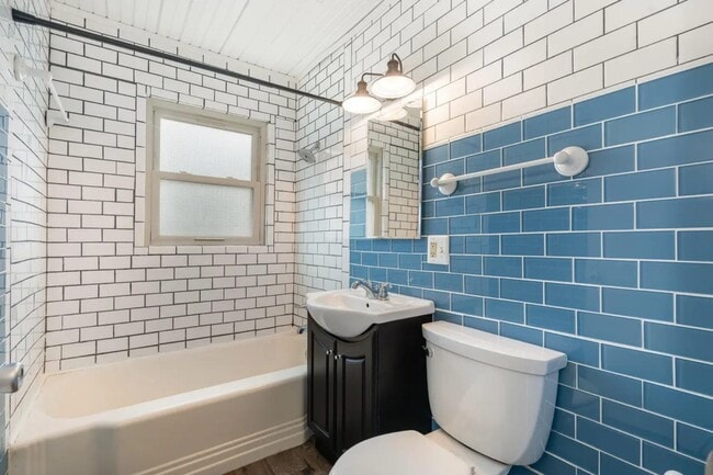 Building Photo - Northeast Benjamin Street