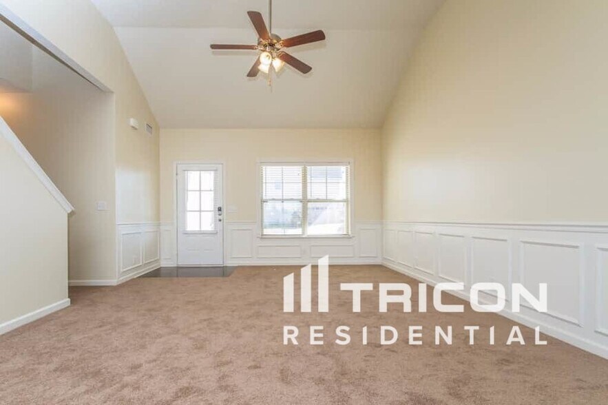 Building Photo - 1712 Colyn Avenue