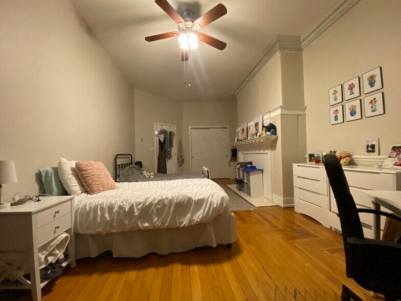 Building Photo - 42 Fenway