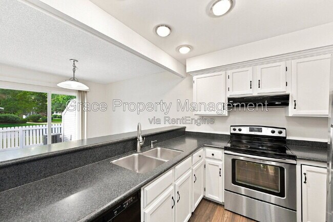 Building Photo - 2881 W Long Dr