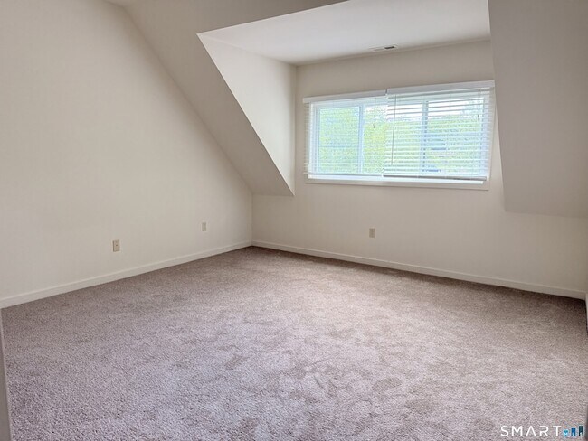 Building Photo - 132 Montoya Dr