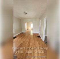 Building Photo - 1413 Colburn St