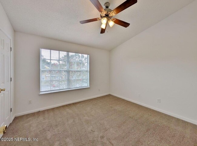 Building Photo - 12311 Kensington Lakes Dr
