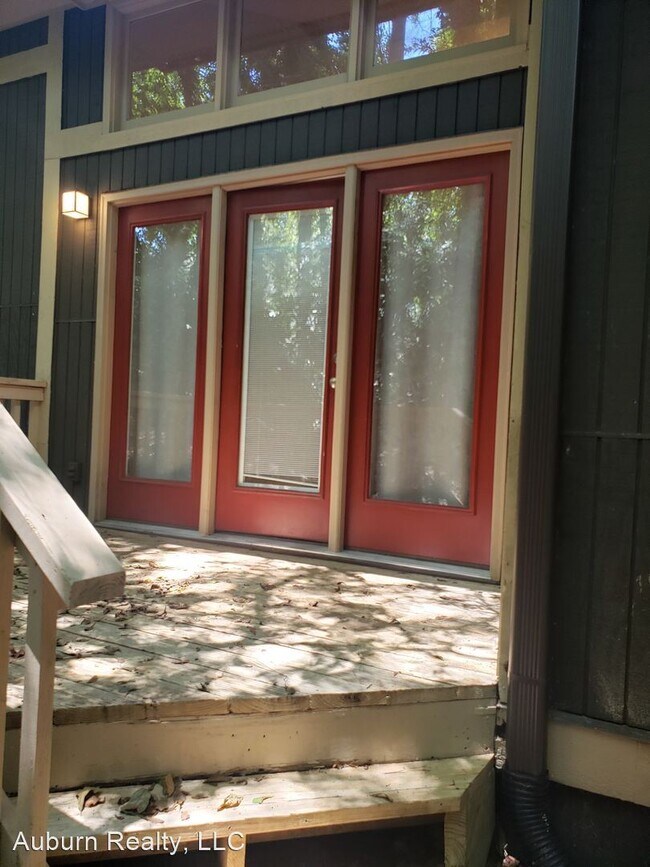 2 br, 2 bath House Moore's Mill Place 42... 429 Moores Mill Rd