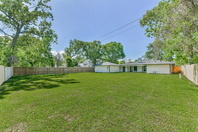 Building Photo - 4102 Honey Oaks Dr