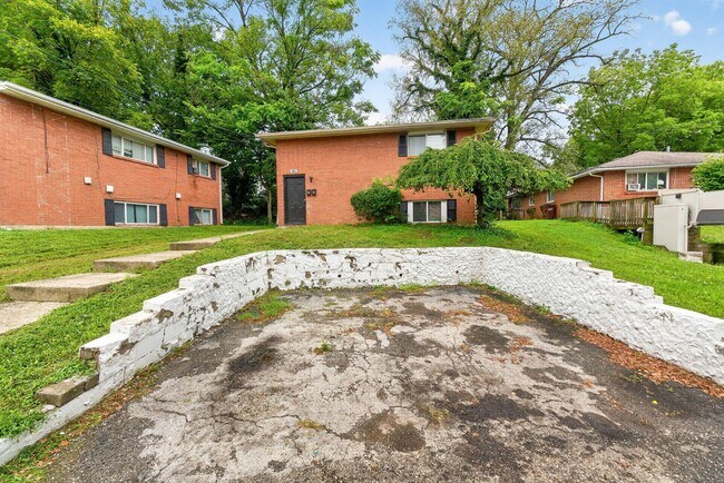 Building Photo - 940 Ferndale Pl