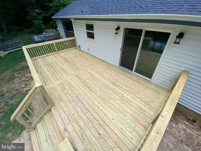 Building Photo - 45395 Woodlawn Dr