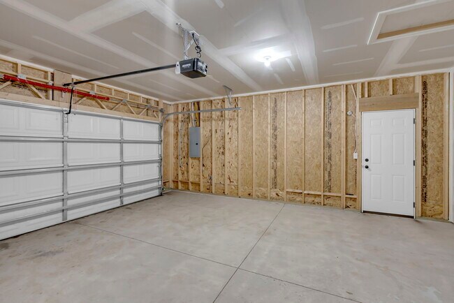 Building Photo - 1923 Sutton Ct