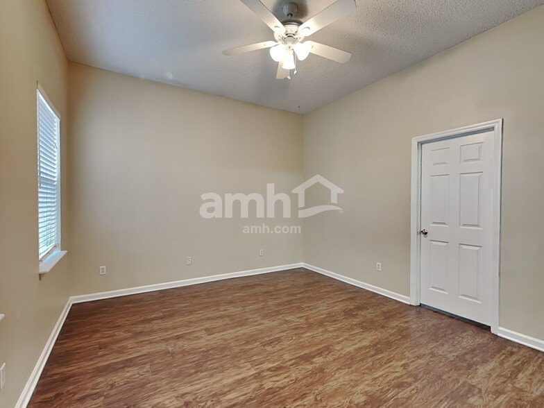 Building Photo - 12129 Autumn Sunrise Dr