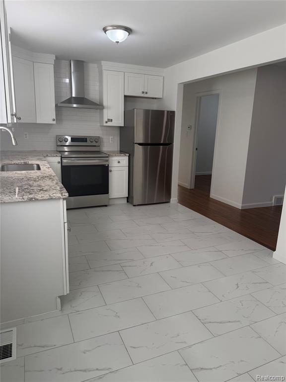 Building Photo - 32627 Dowland Dr