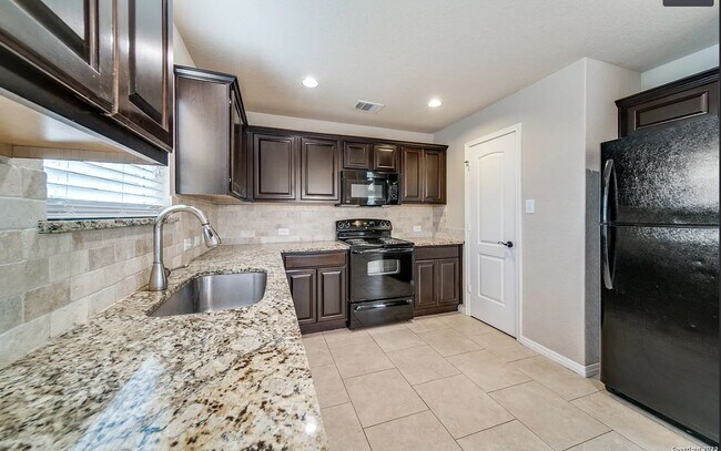 Building Photo - 603 Tom Kemp Dr