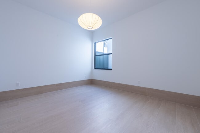 Building Photo - 9597 Regal Palm Ct