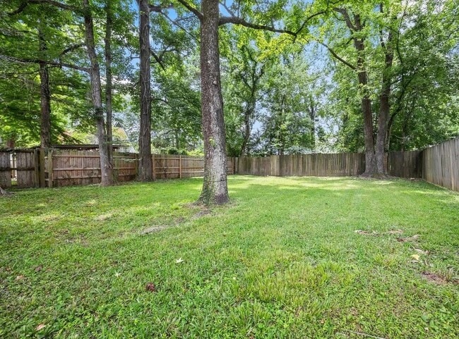 Building Photo - 8638 Justin Ave