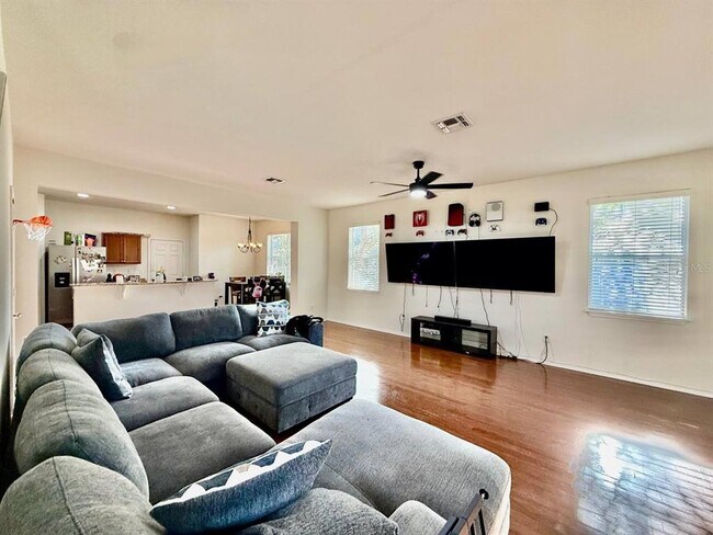 Building Photo - 9044 Aspen Hollow Pl