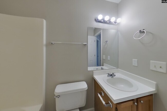 Building Photo - 425 Northshore Ct
