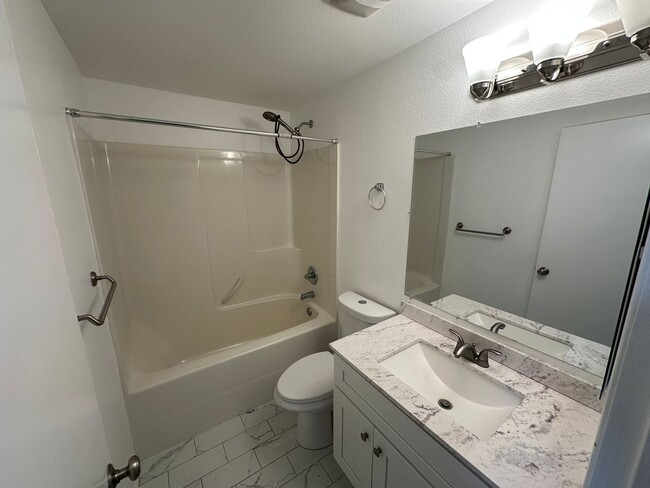 Building Photo - 18226 Big Fir Ct SE