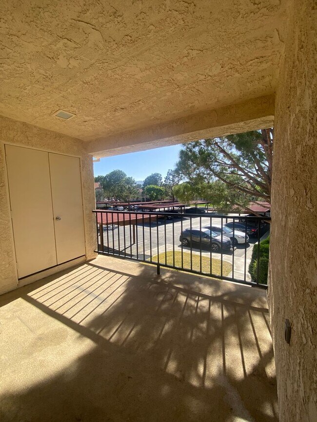 Building Photo - East Palmdale Condo/Gated Community w/ Pool and Spa