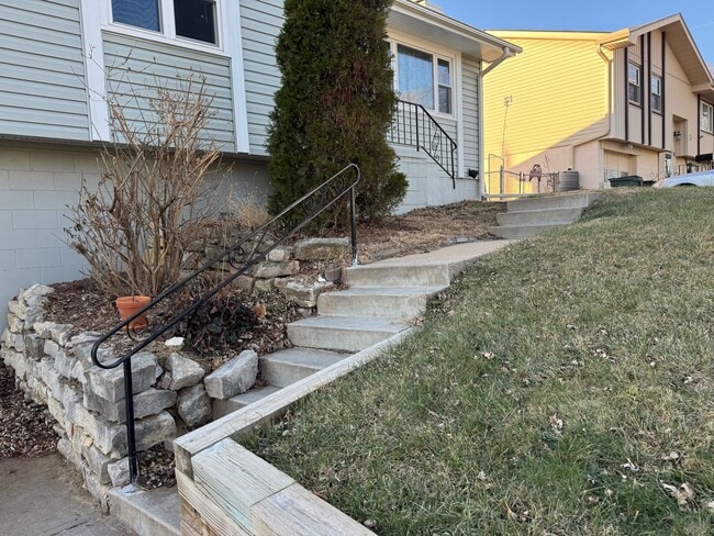 Building Photo - Comfortable 3-Bedroom Home with Park Access & Easy Commute