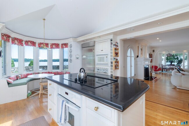 Building Photo - 18 Rockland Park
