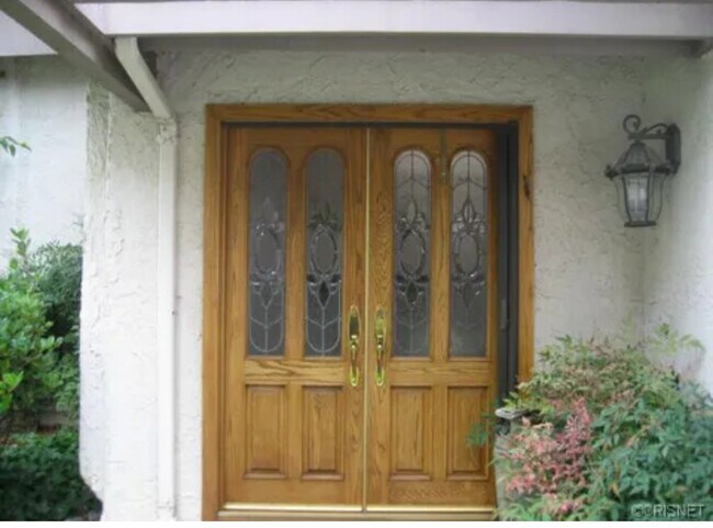 Building Photo - 778 N Valley Dr