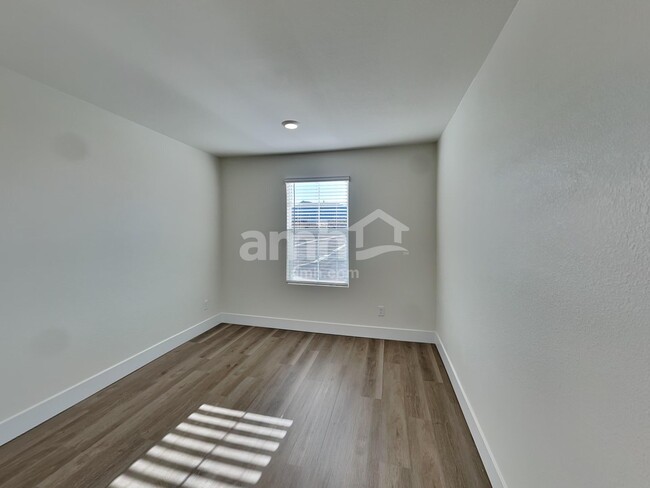 Building Photo - 262 Dahlia Rachel Pl
