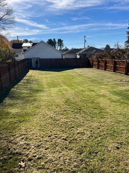 Building Photo - 748 Grant St