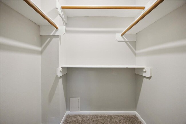 Building Photo - 12215 Cardston Ct