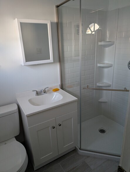 Building Photo - 136 Duffy Ave