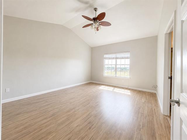 Building Photo - 127 Castleridge Dr