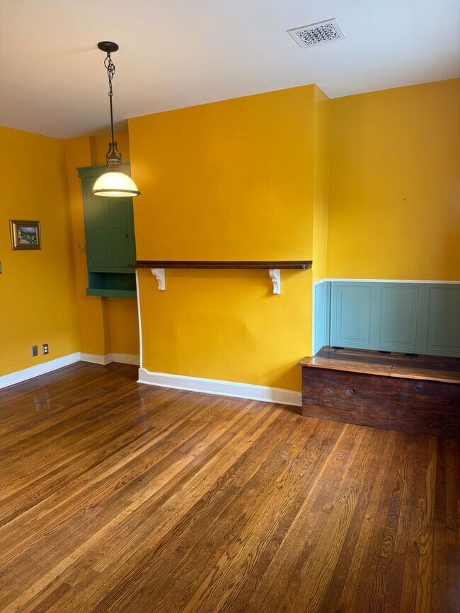 Building Photo - Charming Unit in the Heart of Downtown Frederick